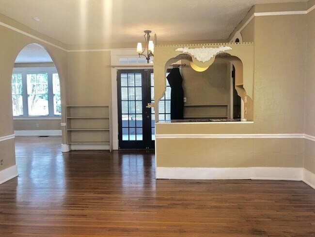 Foto del edificio - ROMANTIC DETAILS & a Cottage Feel! 3 Bedro...