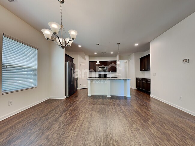 Building Photo - 11 Crabapple Cir