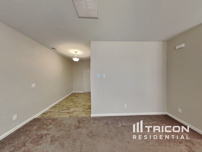 Building Photo - 2900 Dallas Court Winston Salem NC