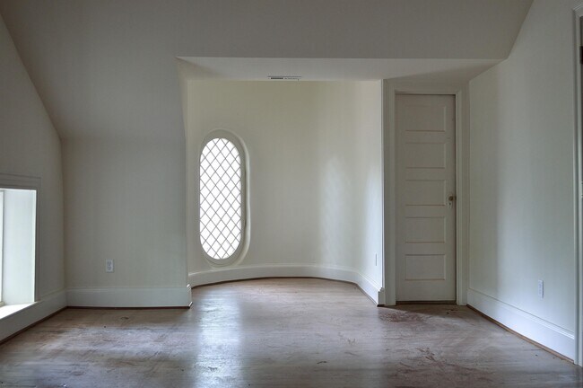 Building Photo - 214 Stribling Ave