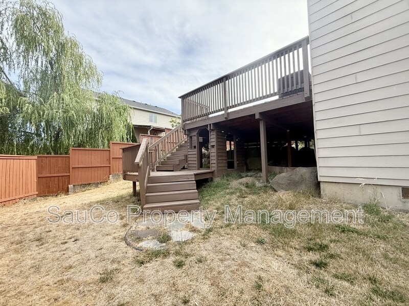 Building Photo - 623 NE Summerfield St