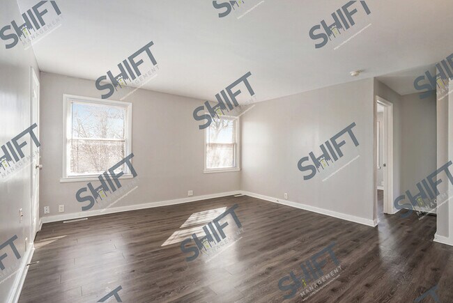 Foto del edificio - 3403 Salerno - Updated 4 Bedroom