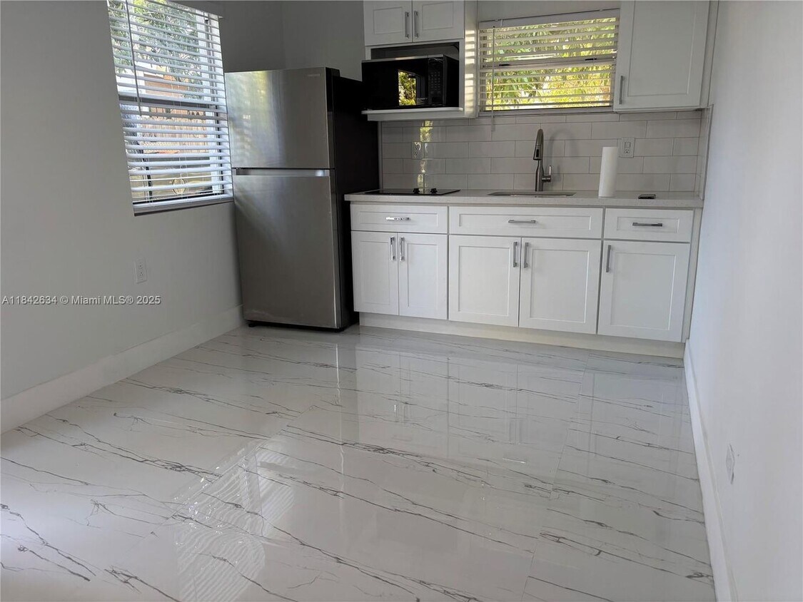 Foto principal - 214 NW 46th Ave