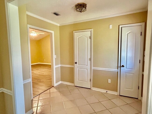 Foto del edificio - 640 Wedgewood Dr