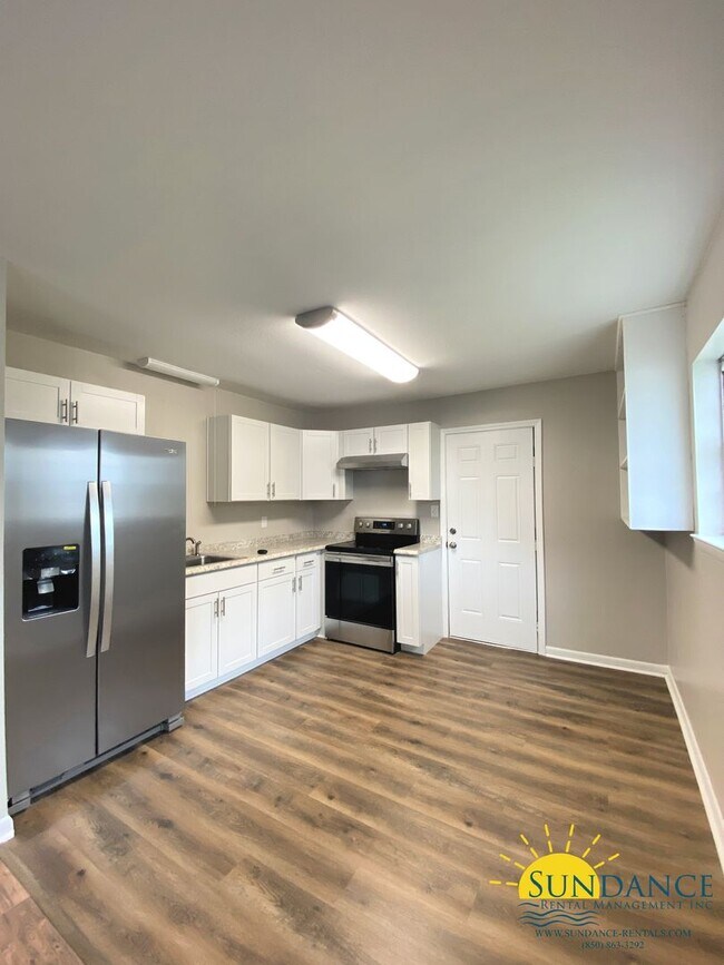 Building Photo - Great 2 Bedroom Unit in Fort Walton Beach