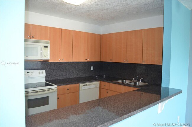 Building Photo - 14840 Naranja Lakes Blvd