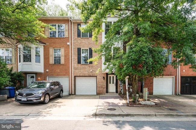 Building Photo - 122 Sanborn Pl