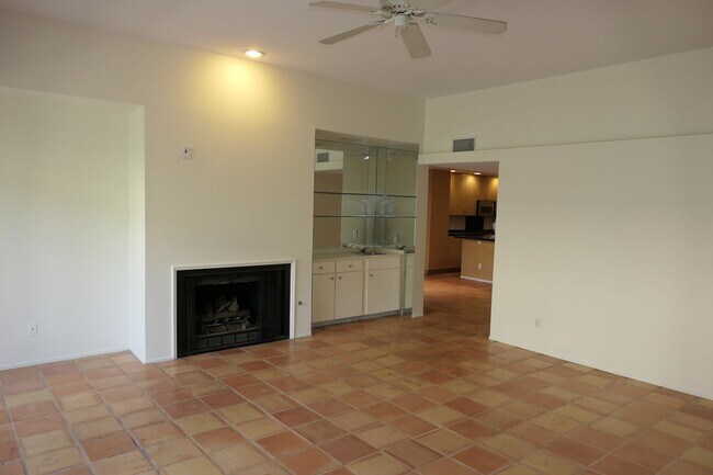 Foto del edificio - South Palm Springs, 3 bedroom condo, Long ...