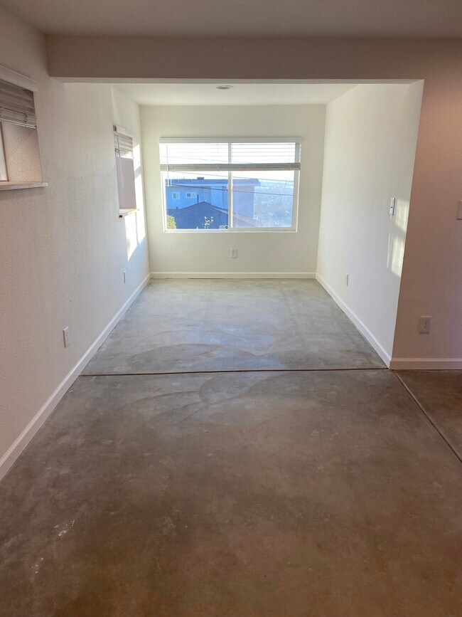 Building Photo - 7732 Sunkist Dr