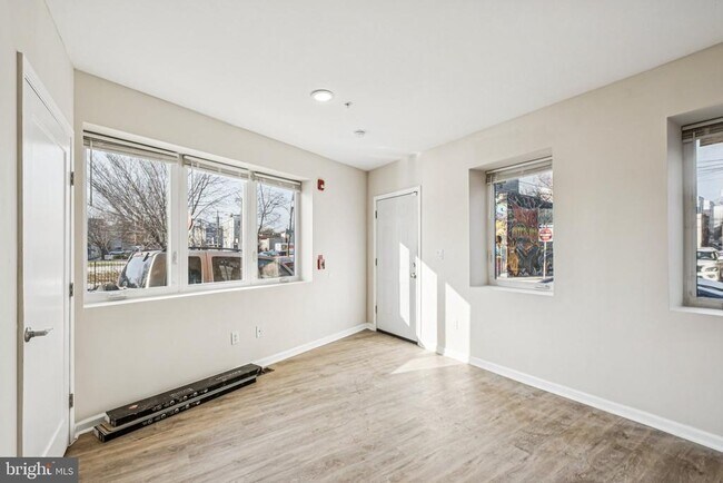 Foto del edificio - 512 W Norris St