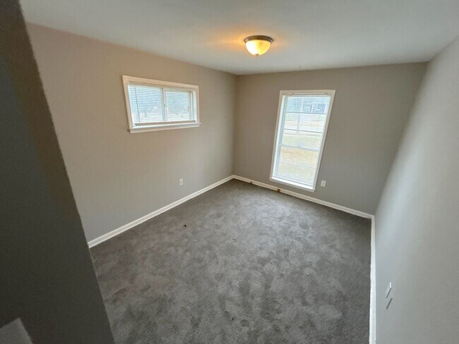 Foto del edificio - 3436 Ridgemont Ave