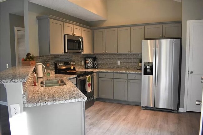 Foto del edificio - 2198 Tyrone Ct SW