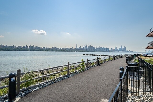 Foto del edificio - 9A Cove Ln