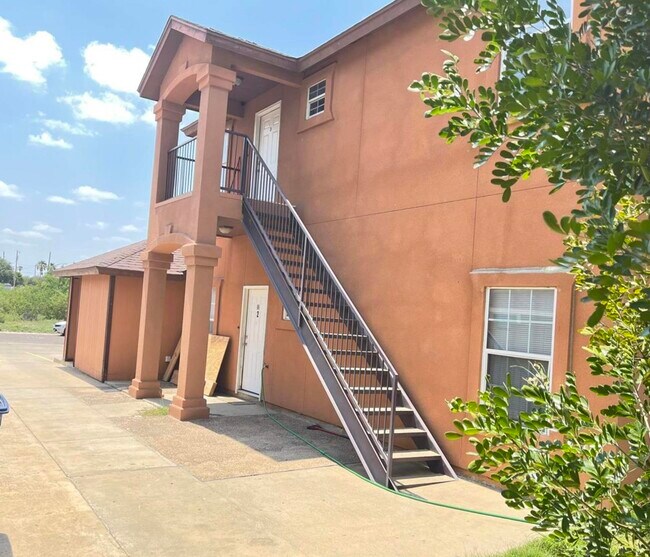 Building Photo - 3025 Potomac Loop