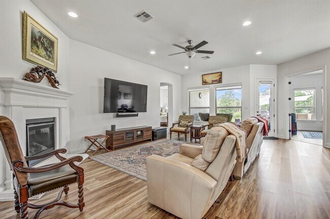 Building Photo - 1034 Jacksdaw Dr