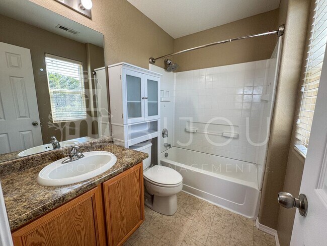Foto del edificio - Fountain Fort Carson Townhome