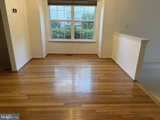 Foto del edificio - 922 Glackens Ln