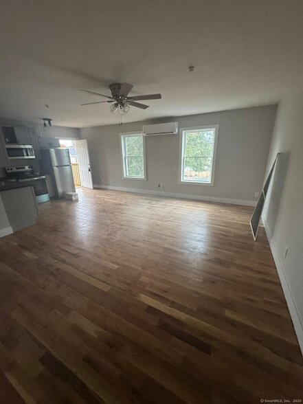 Foto del edificio - 980 Hancock Ave