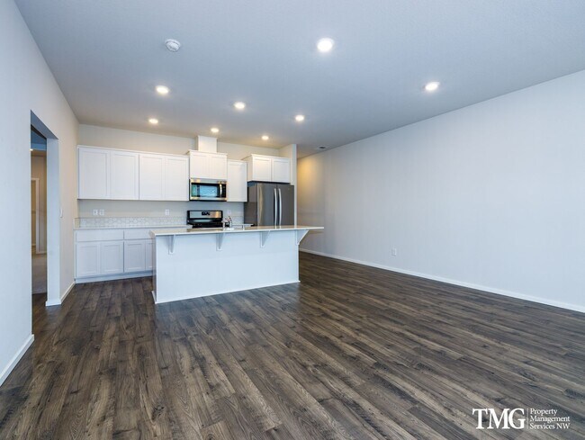 Building Photo - Beautiful 2 Bed 2 Bath Home With Upgraded ...