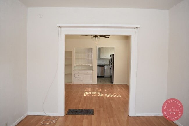 Foto del edificio - Charming 2-Bedroom Downtown Unit – Availab...