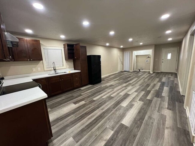 Foto del edificio - 4060 Usan St