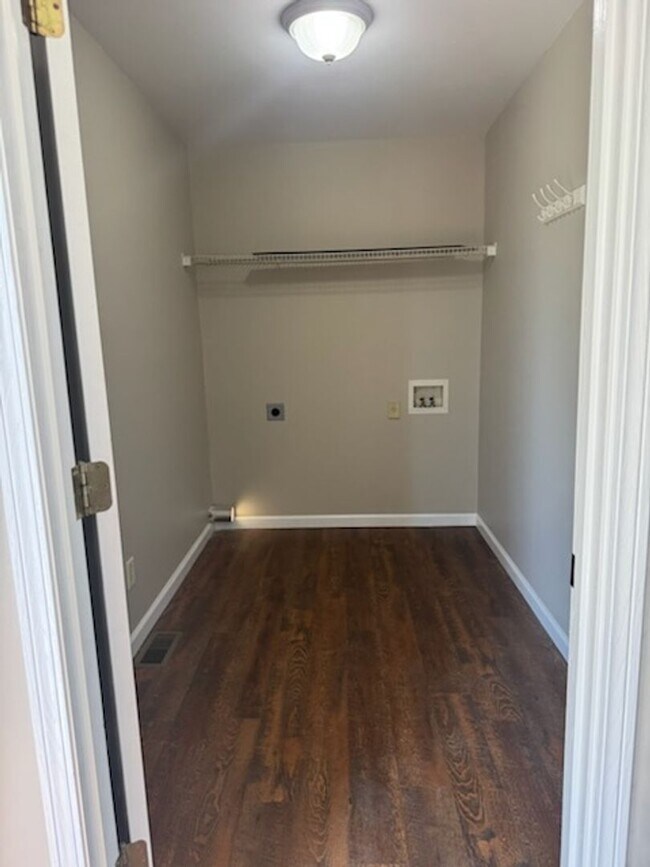 Foto del edificio - 3 Bed 2 Bath House For Rent in Bowling Gre...