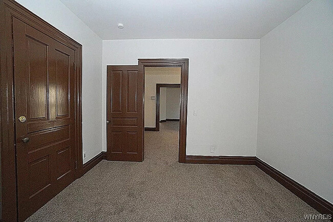 Building Photo - 279 Wheatfield St