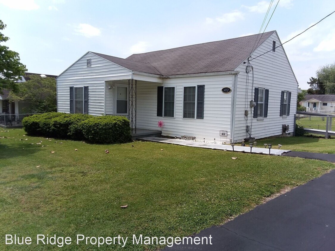 Foto principal - 3 br, 1 bath House - 412 Rich Drive