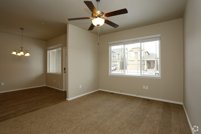 Foto del interior - Boomerang Ranch Townhomes