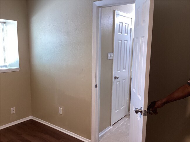 Foto del edificio - 15831 Bazelbriar Ln