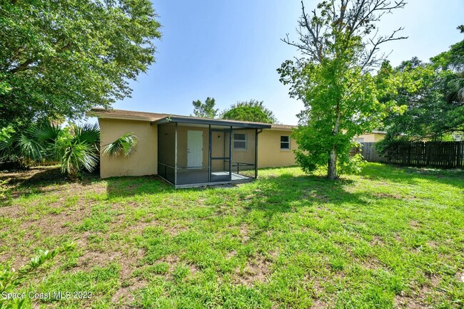 Building Photo - 462 Ormond Ave