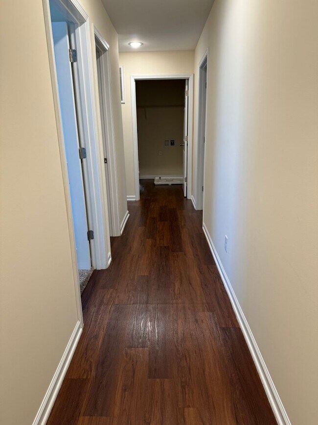 Foto del edificio - 32 Amber Dr