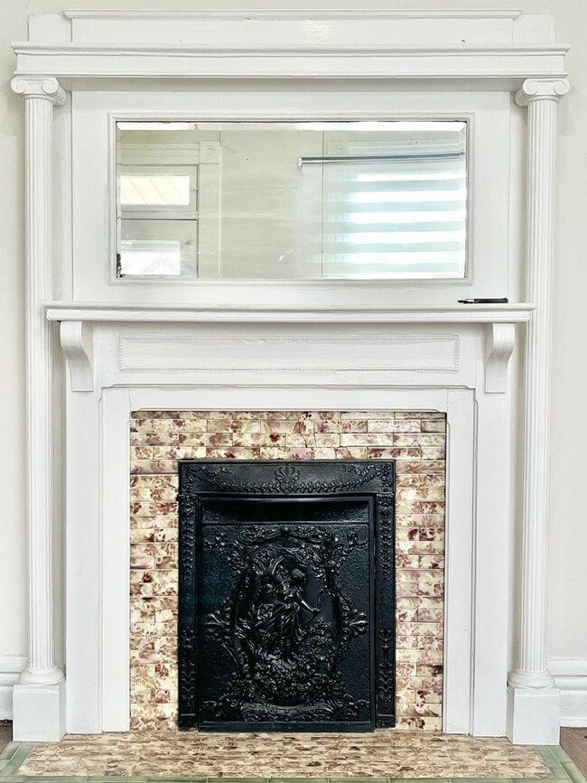 Foto del edificio - 2 Bedroom. 1 bath near Beechmont Area