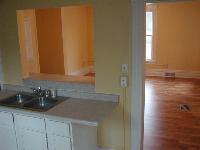 kitchen - 717 Locust St