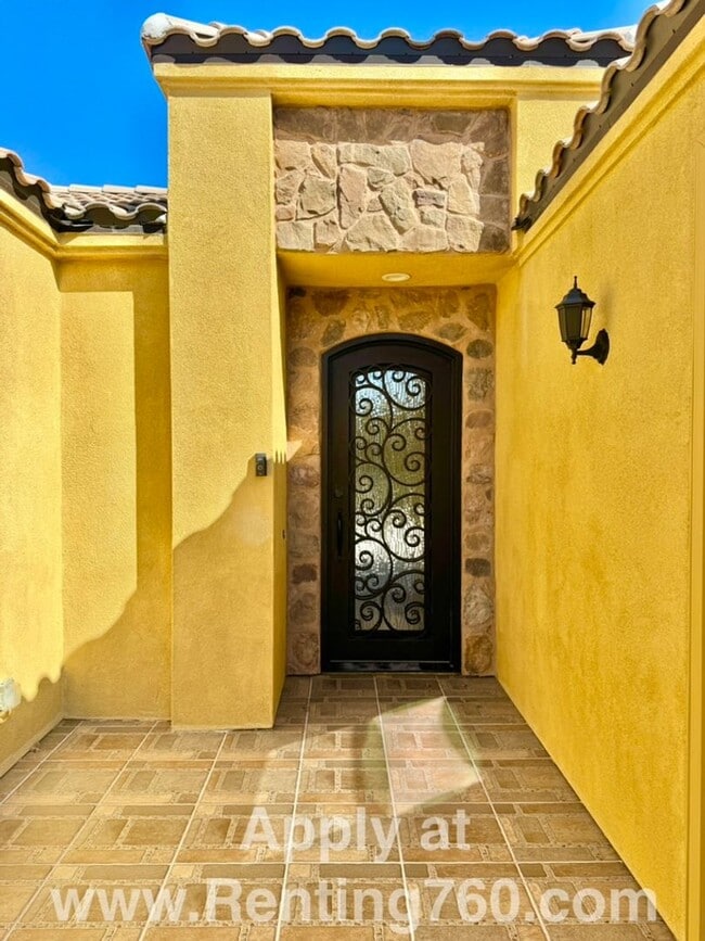 Foto del edificio - Prestigious Updated Home In Sage Estates