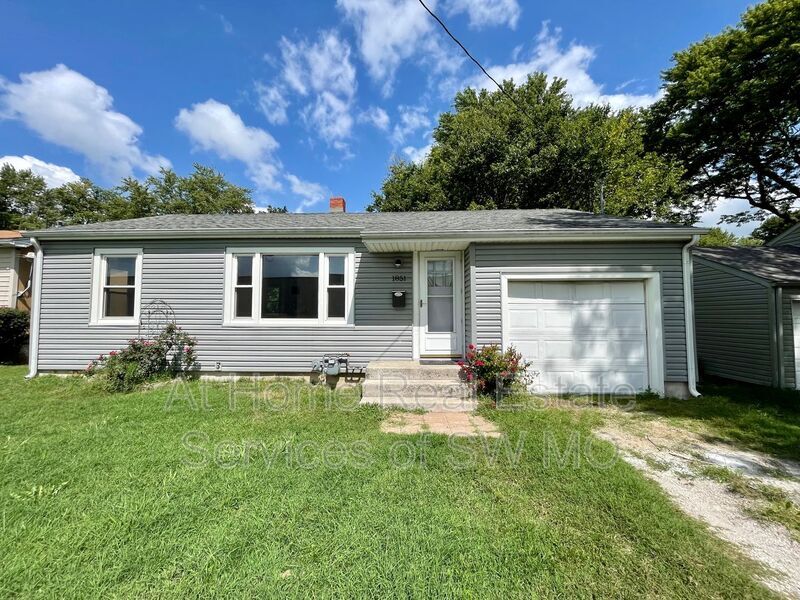 1851 E Dale St, Springfield, MO 65803 House for Rent in Springfield