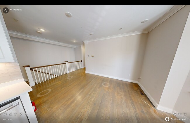 Building Photo - 79 Linden St