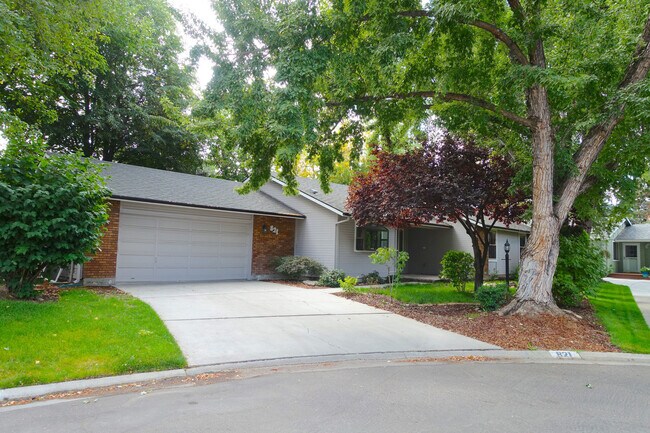 Foto del edificio - Private Living in Southshore Subdivision i...