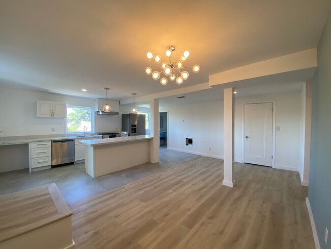 Large open kitchen and living space - 755 Warfield Ave