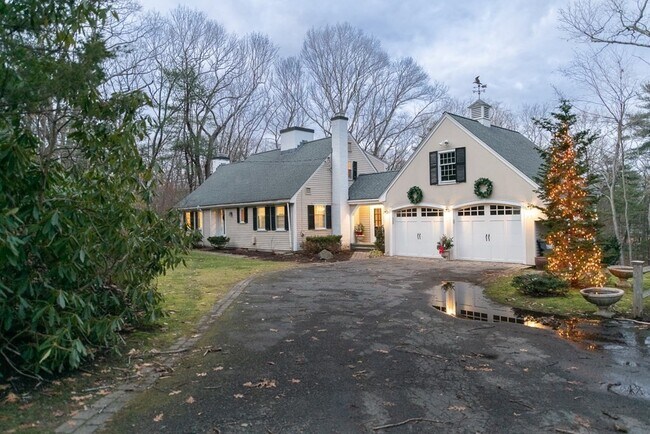 Building Photo - 51 Meadowbrook Rd