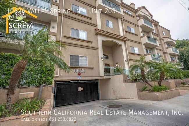 Building Photo - Spacious Two Bedroom Condo in Toluca Lake