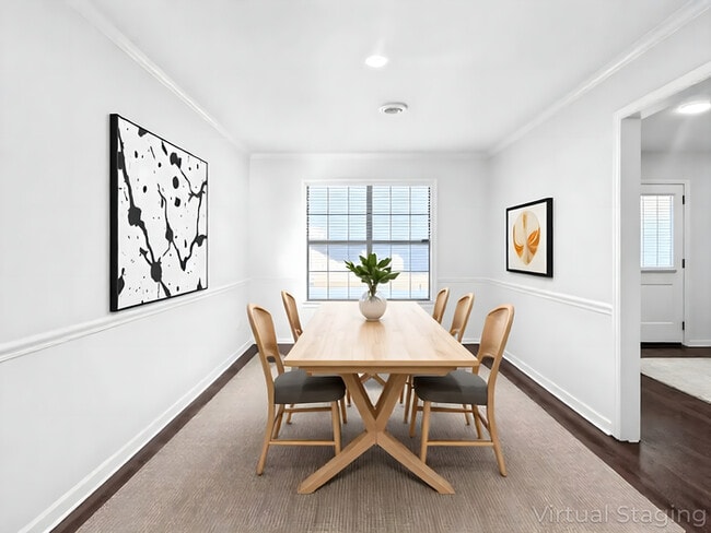 Foto del edificio - 4580 Chelwood Dr