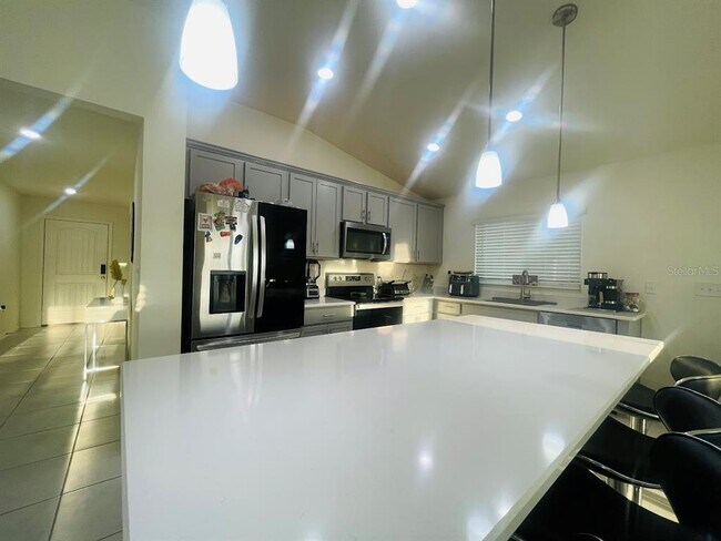 Foto del edificio - 3166 Sweet Acrs Pl