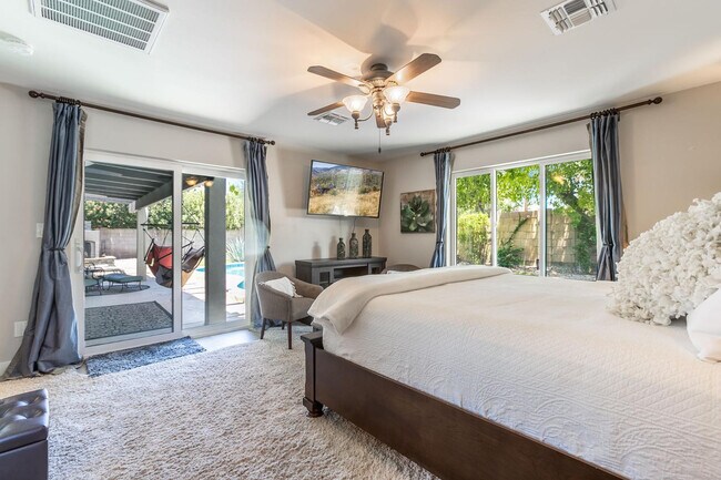Building Photo - 5222 E Tierra Buena Ln