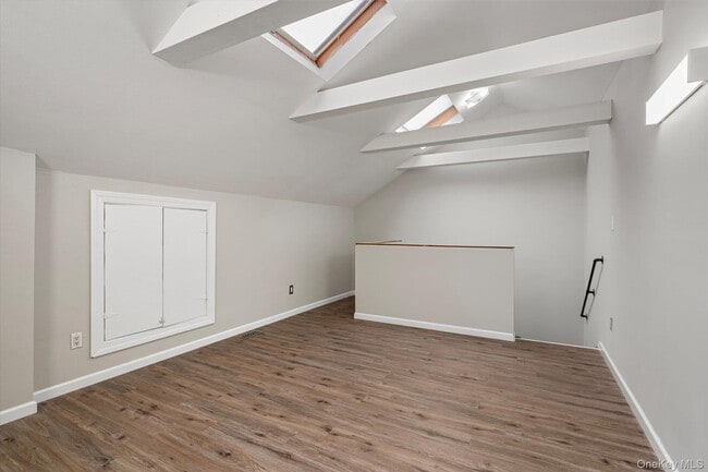 Building Photo - 28 Stratford Cir