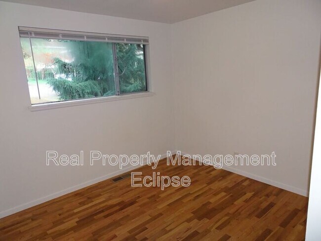 Photo - 2425 NE 182nd Pl House