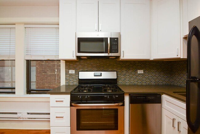 Foto del edificio - 2425 N Kedzie Blvd