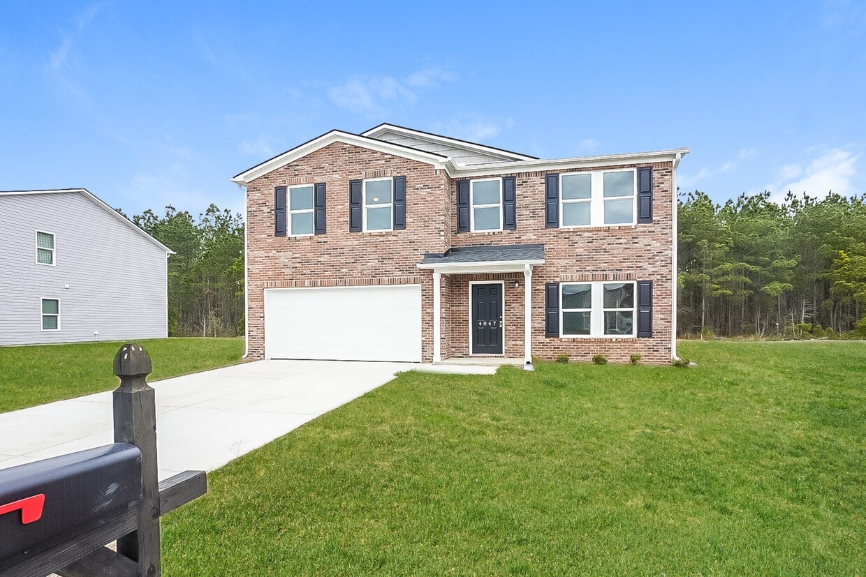 Primary Photo - 4047 Lake Russell Dr