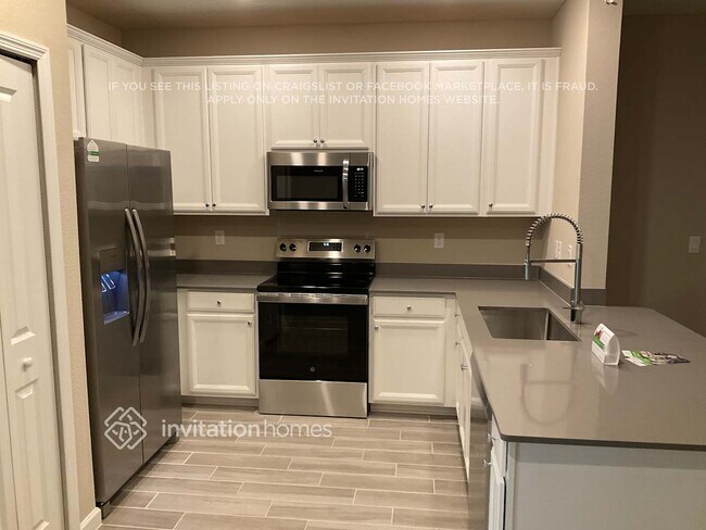 Foto del edificio - 681 Cherry Ridge Dr