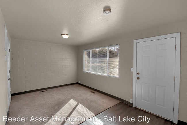 Building Photo - 3319 1300 E